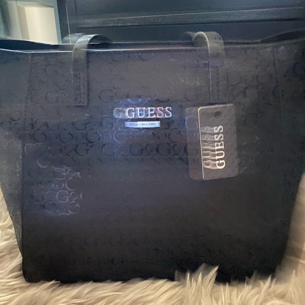 Guess tote
